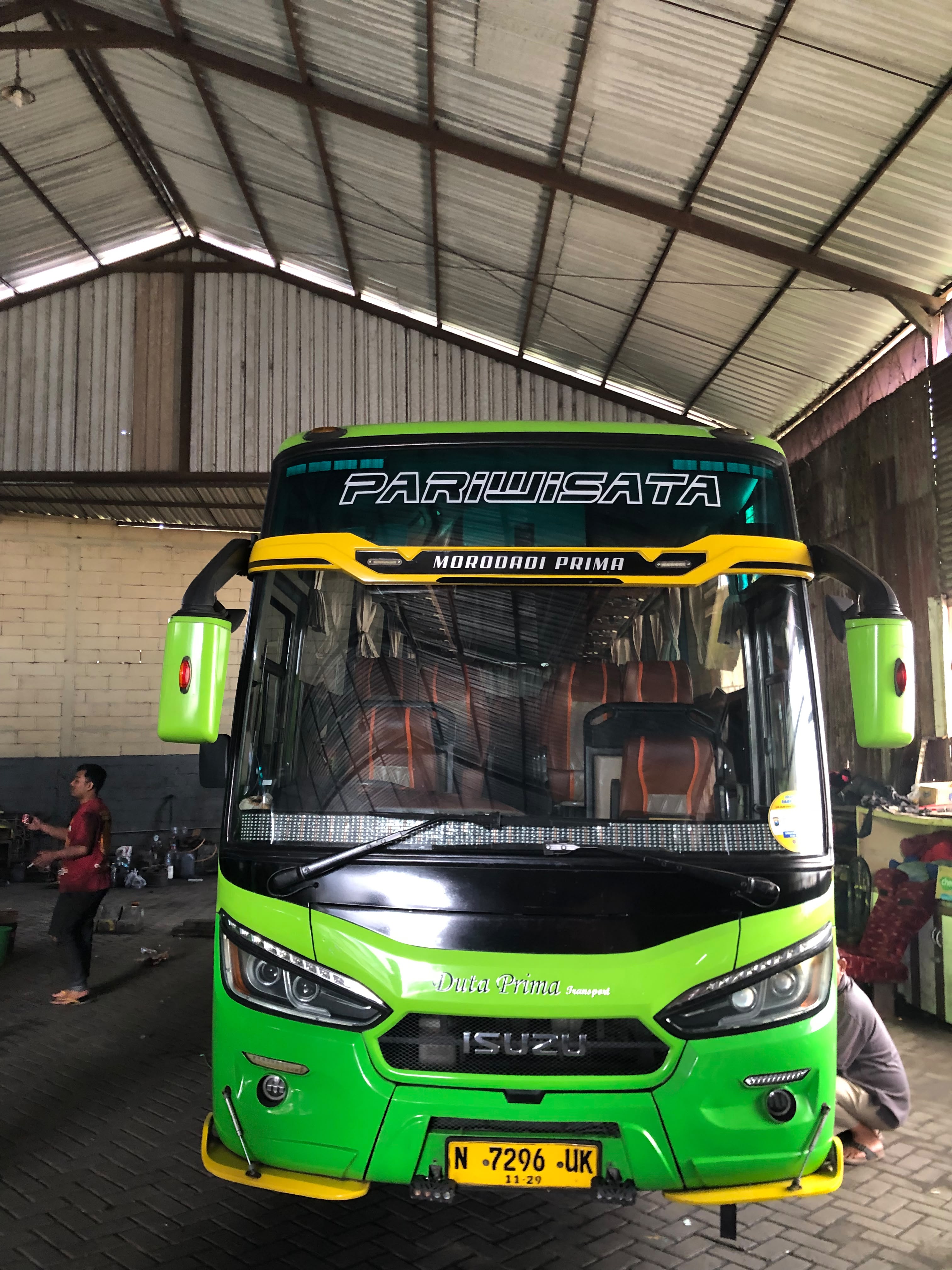 Medium Bus