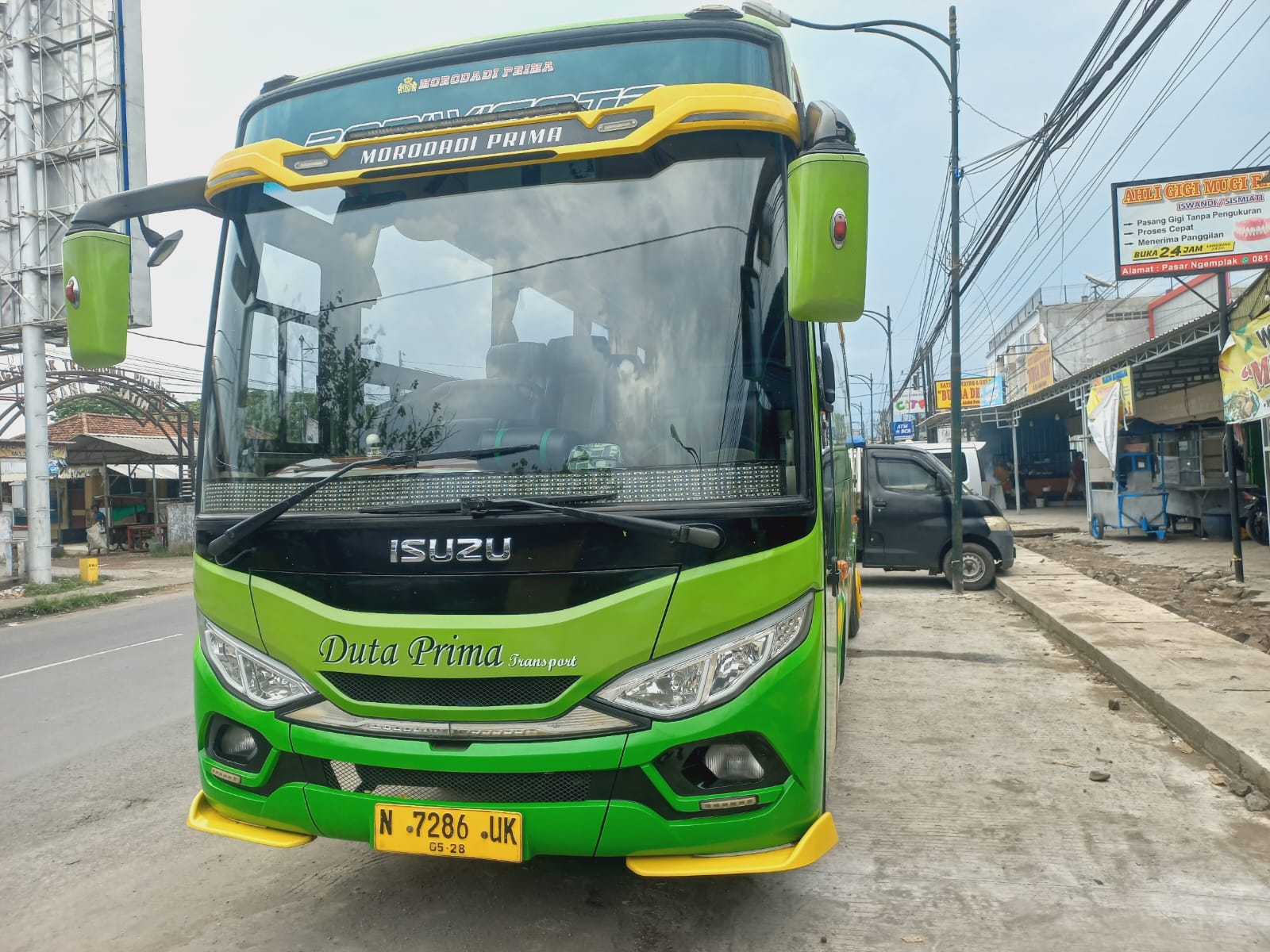 Medium Bus